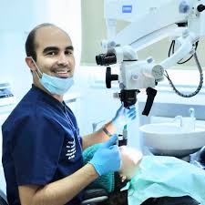 Microscope dentaire : une technologie de pointe au service de la précision des soins